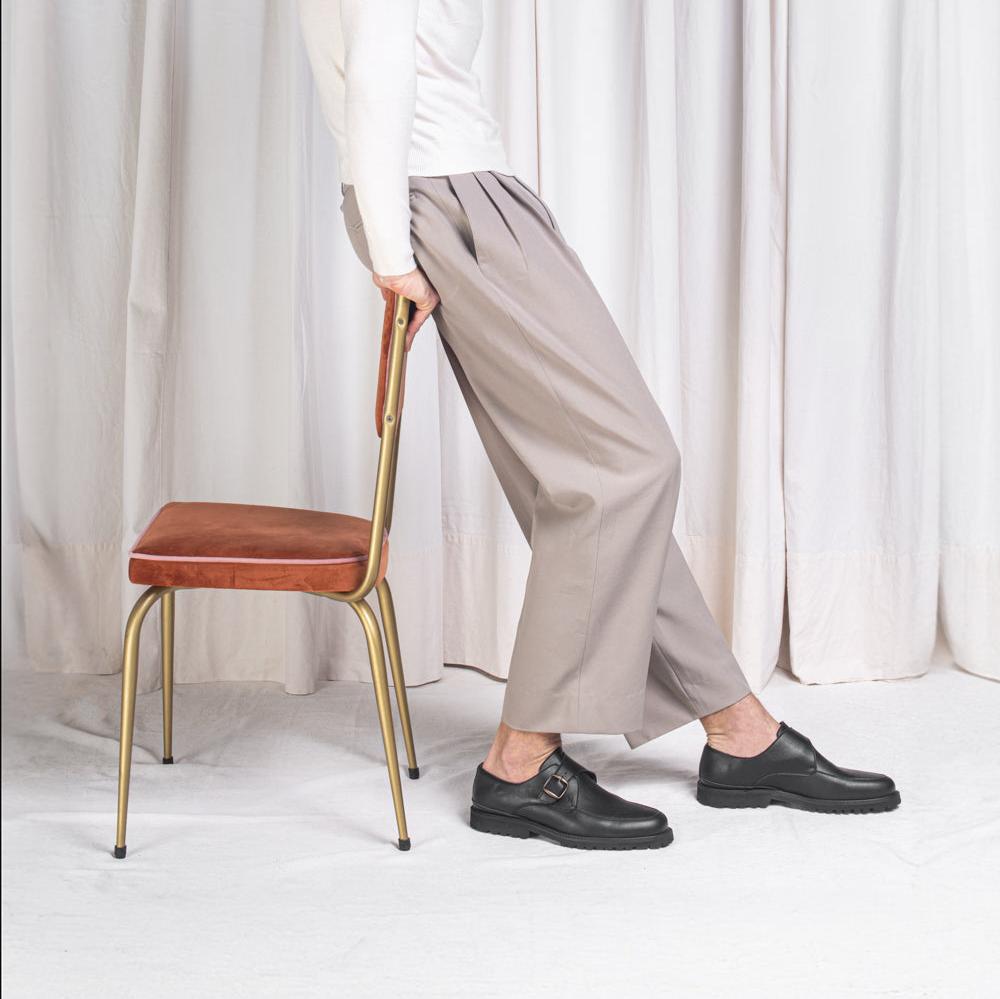 Mocassins végans noirs plats avec sangle à boucle ajustable de robe décontractée | NAE