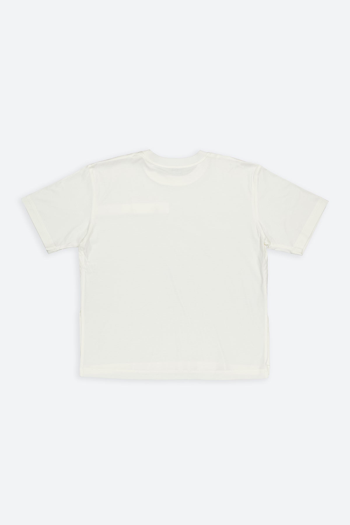The off white cotton jersey t-shirt has minimal modern aesthetics design allowing comfort and bringing self-confidence. This unique piece is made locally in Paris to reduce environmental impact and guarantee high quality and durability of the products.