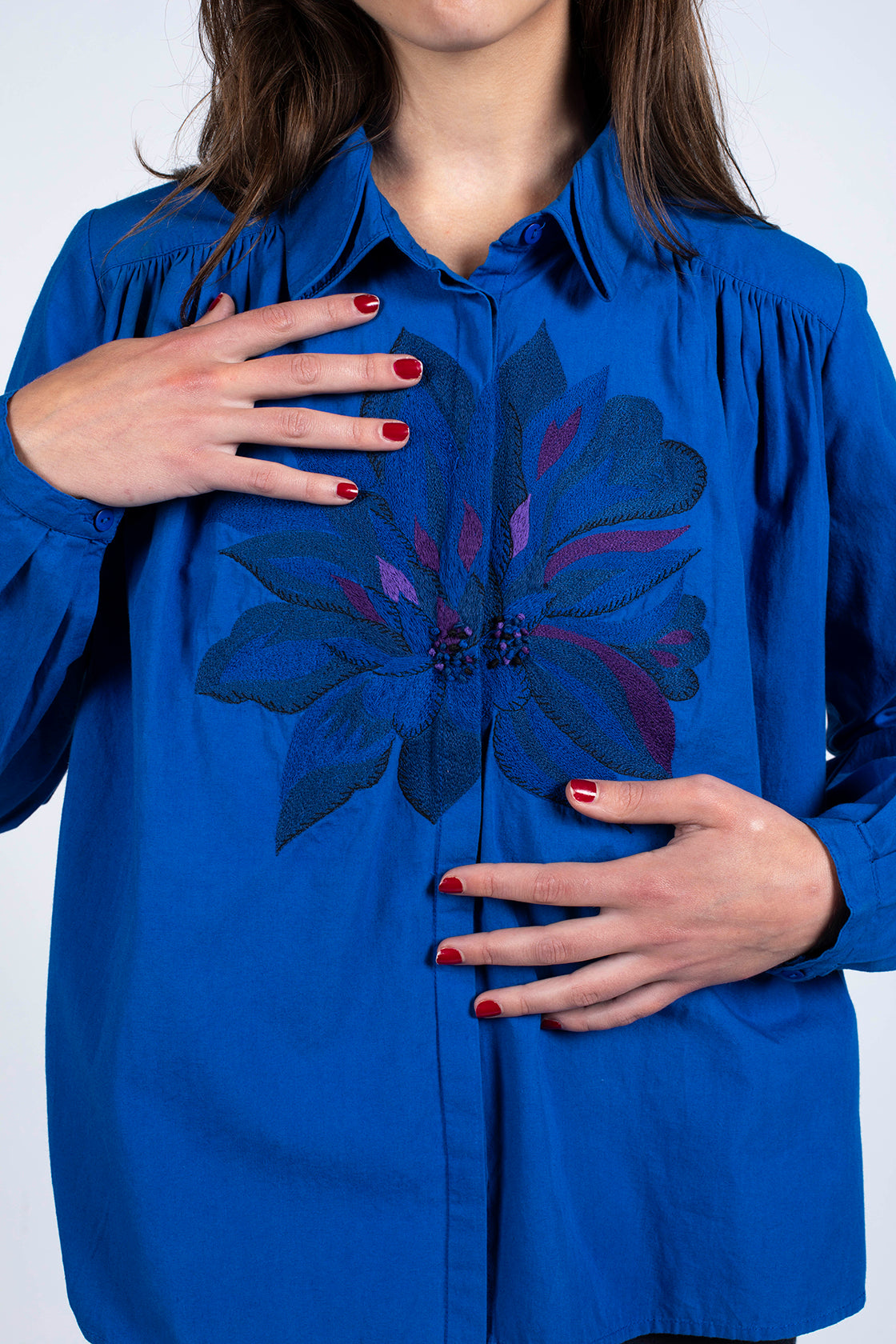 Chemise Hila indigo focus fleurs