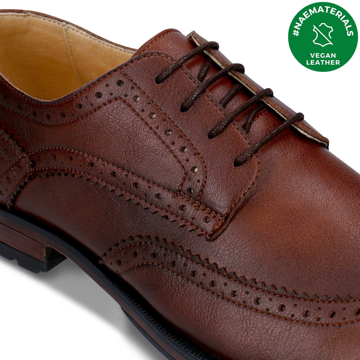 Scarpe elegante da uomo pelle vegana brogue coda di rondine ornamento traforato | NAE
