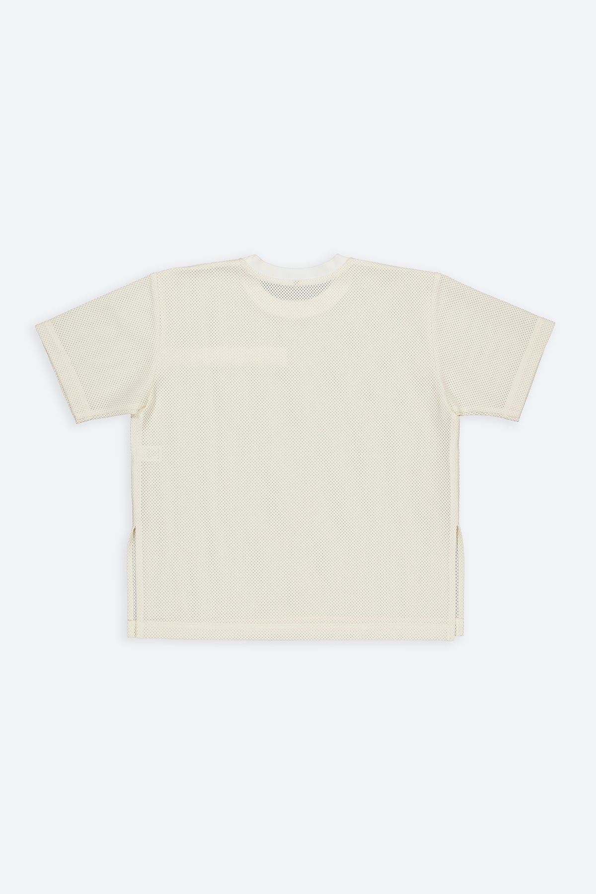 The mesh t-shirt has minimal modern aesthetics design allowing comfort and bringing self-confidence. This unique piece is made locally in Paris to reduce environmental impact and guarantee high quality and durability of the products.