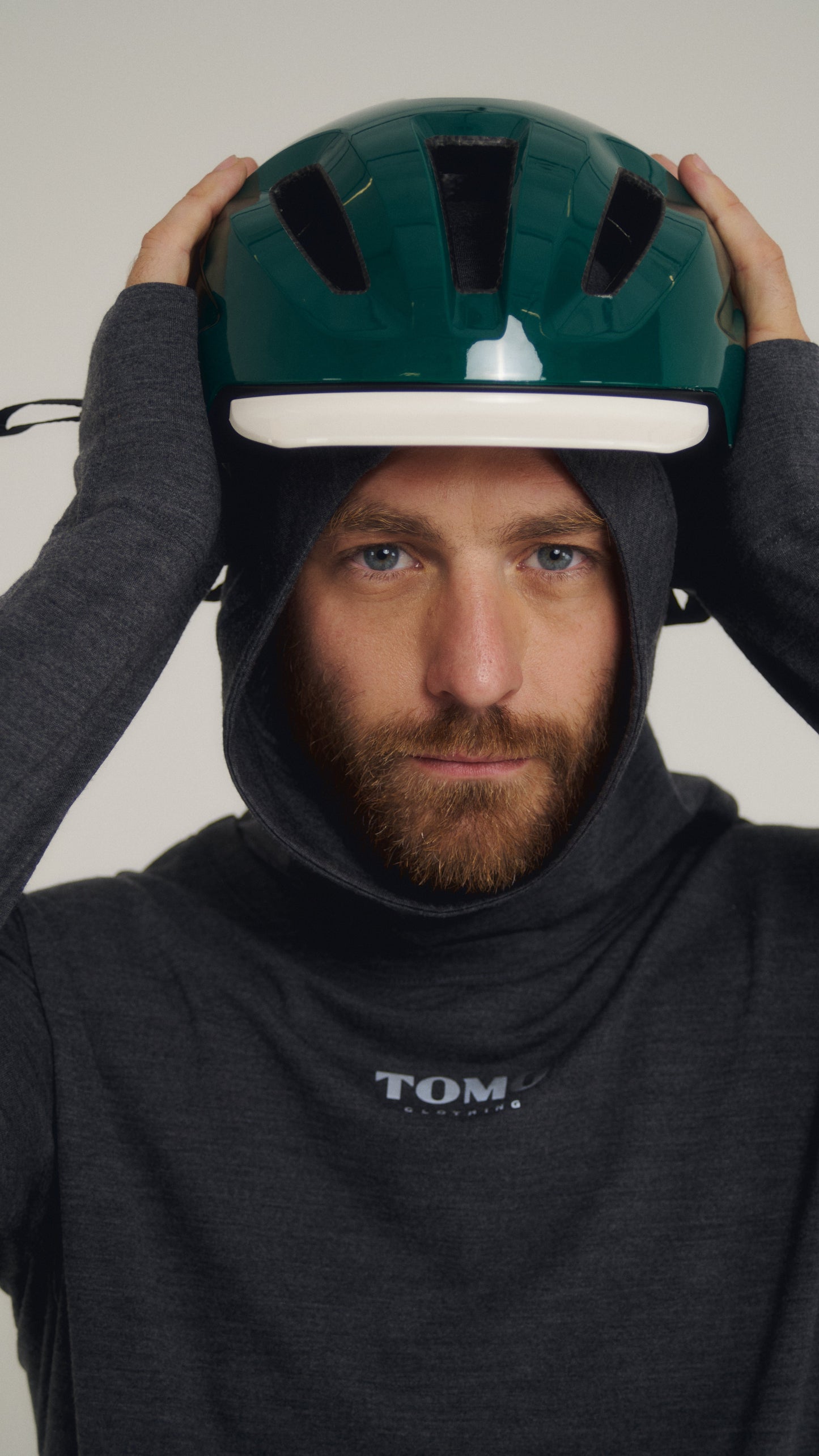 Cagoule laine AYO 001.