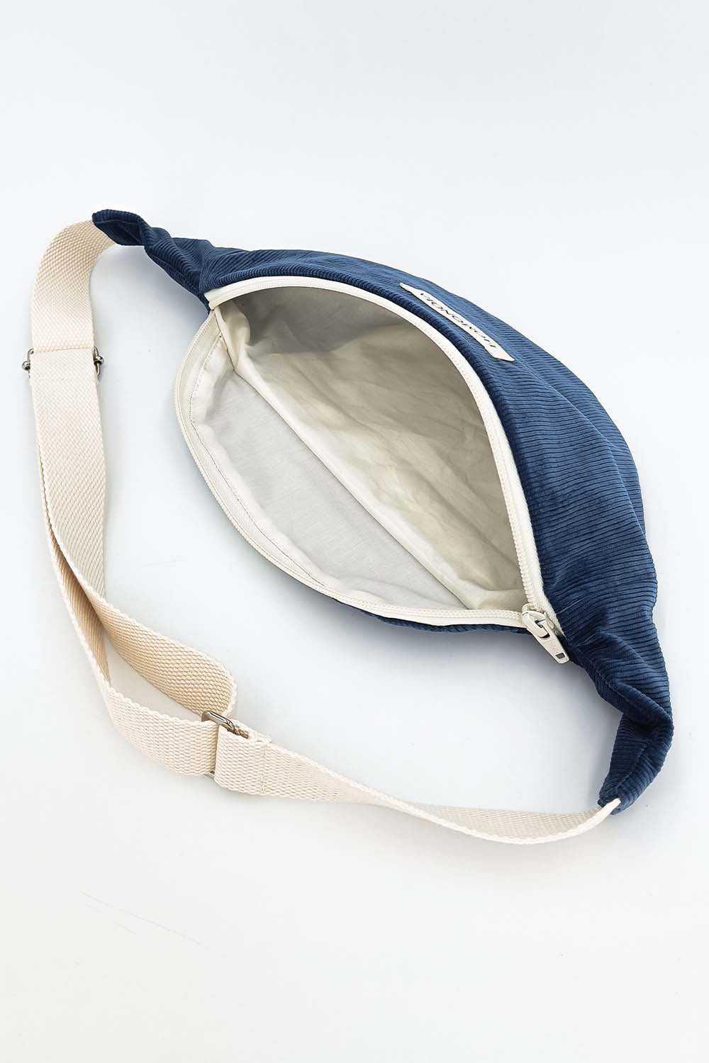 Banane en velours côtelé bleu denim