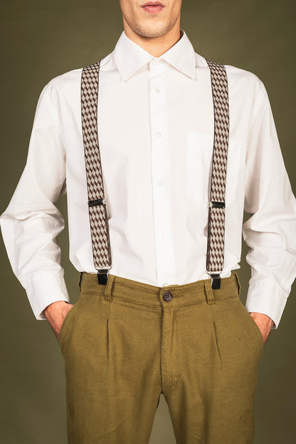 Vegan men suspenders wearing sustainable clothes | NAE Vegan Shoes