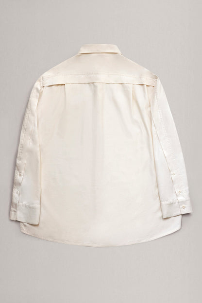 The Essential shirt has minimal modern aesthetics design allowing comfort and bringing self-confidence. A limited-edition production is made locally in France to reduce environmental impact and guarantee high quality and durability of the products.