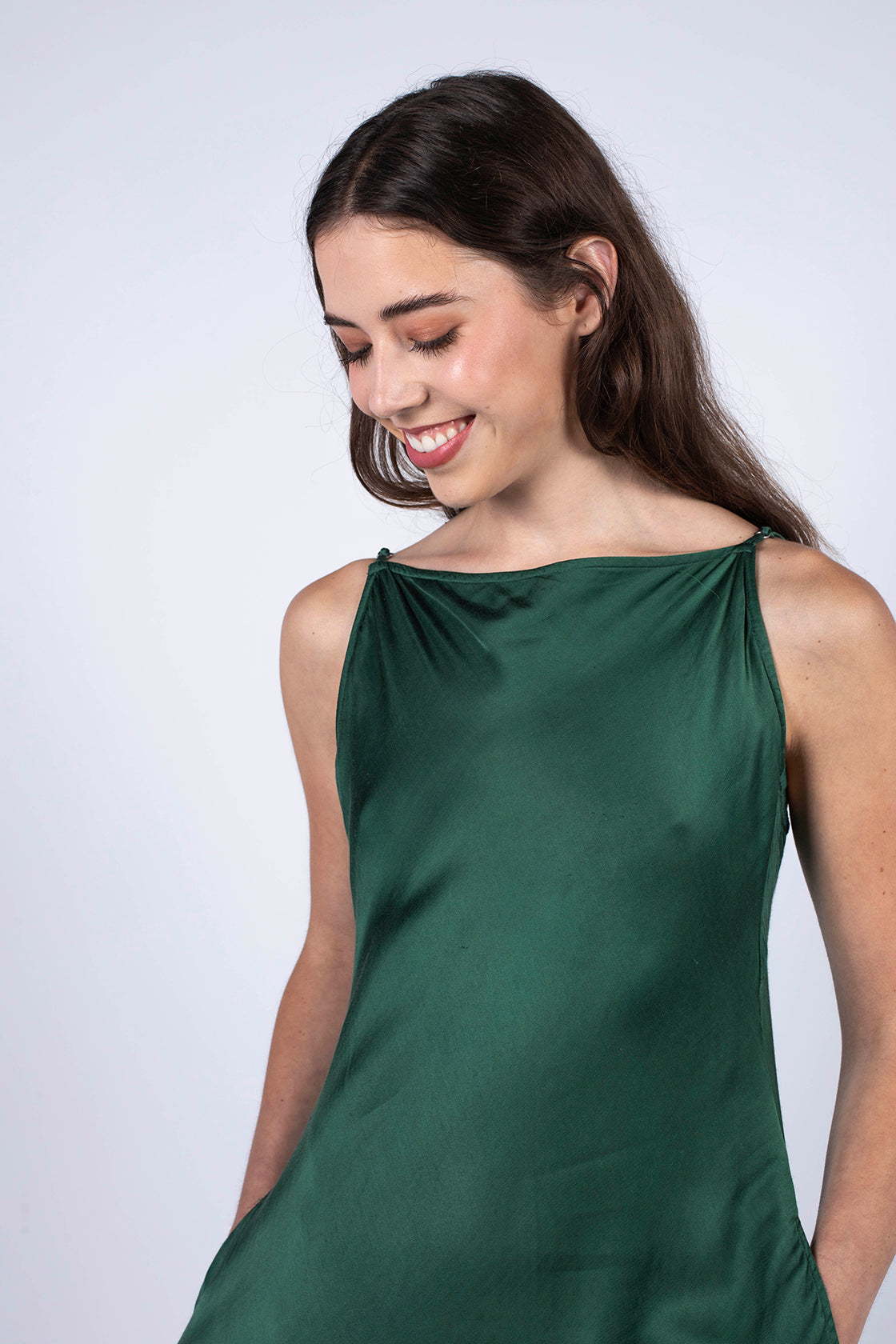 robe longue vert émeraude en fibre de pétales de roses 