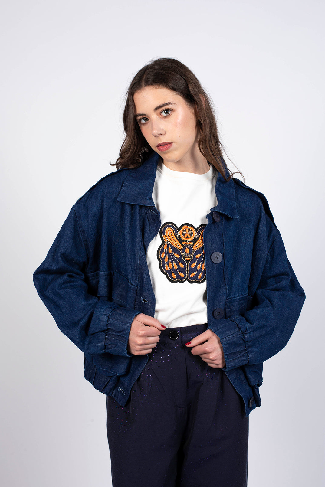 veste en jean upcyclé made in france avec boutons recyclés