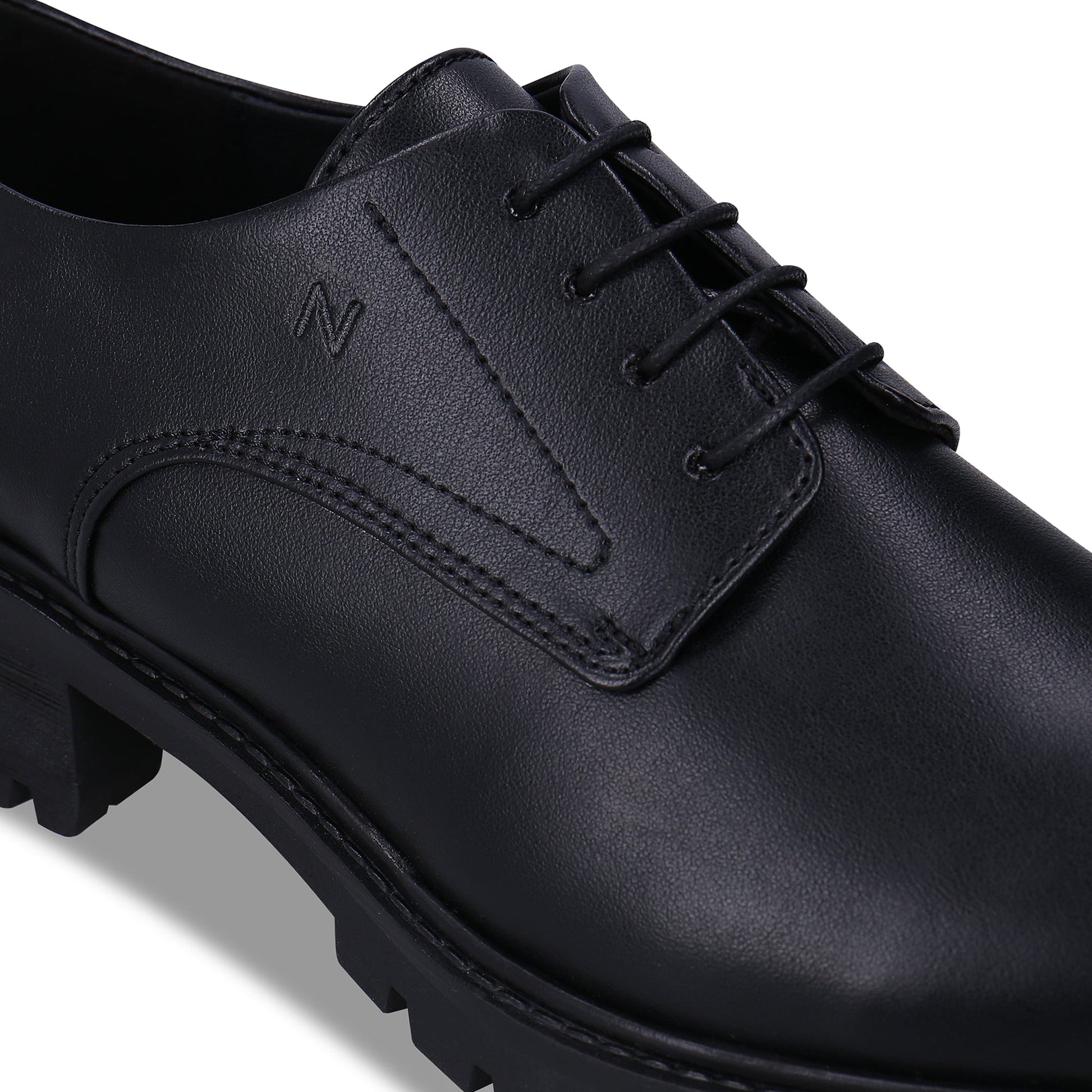 Vegane Derby-Flachschuhe für Damenaus Apfelschalenleder, für den Alltag und fürs Büro | NAE