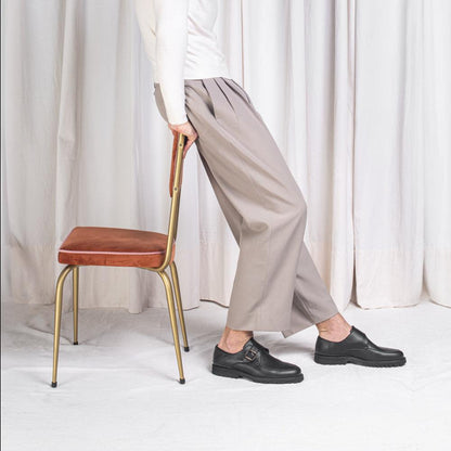 Mocassins végans noirs plats avec sangle à boucle ajustable de robe décontractée | NAE