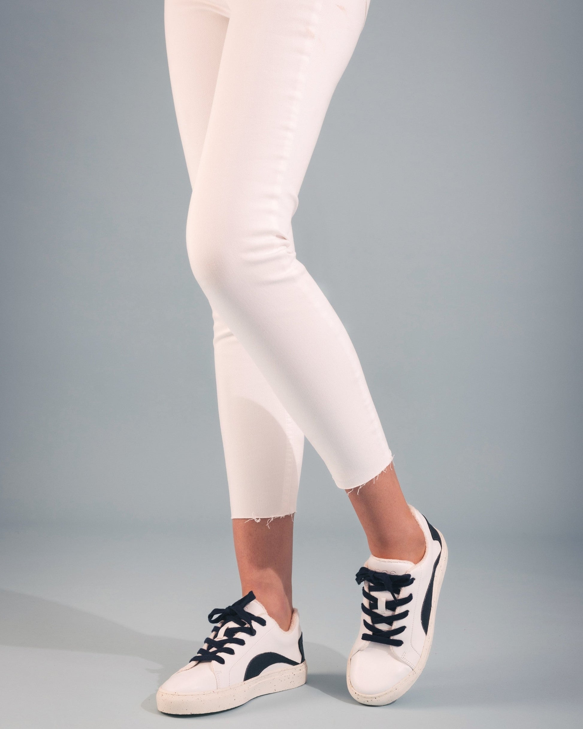 Sneakers basse unisex vegane bianche scarpe ginnastica in pelle di mela e bambù