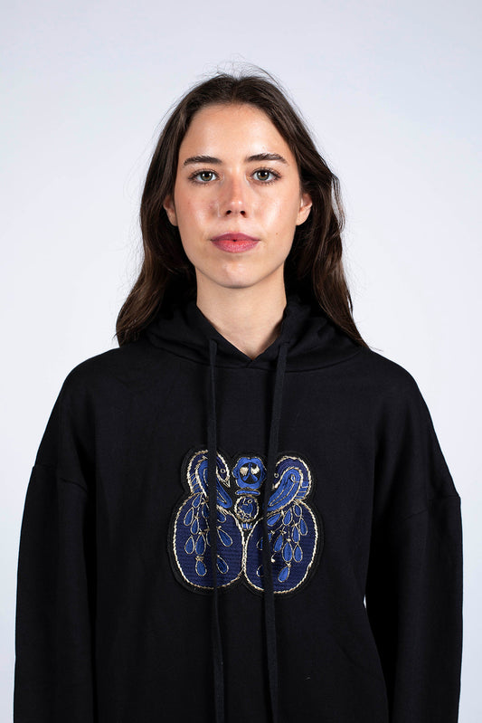 sweat noir unisexe à capuche avec broderie artisanale sur le devant