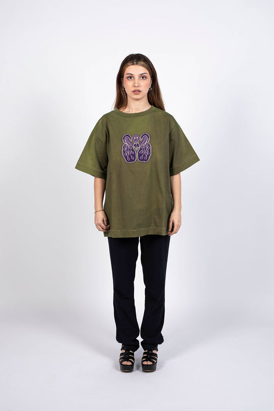 t-shirt kaki unisexe oversize avec broderie artisanale sur le devant