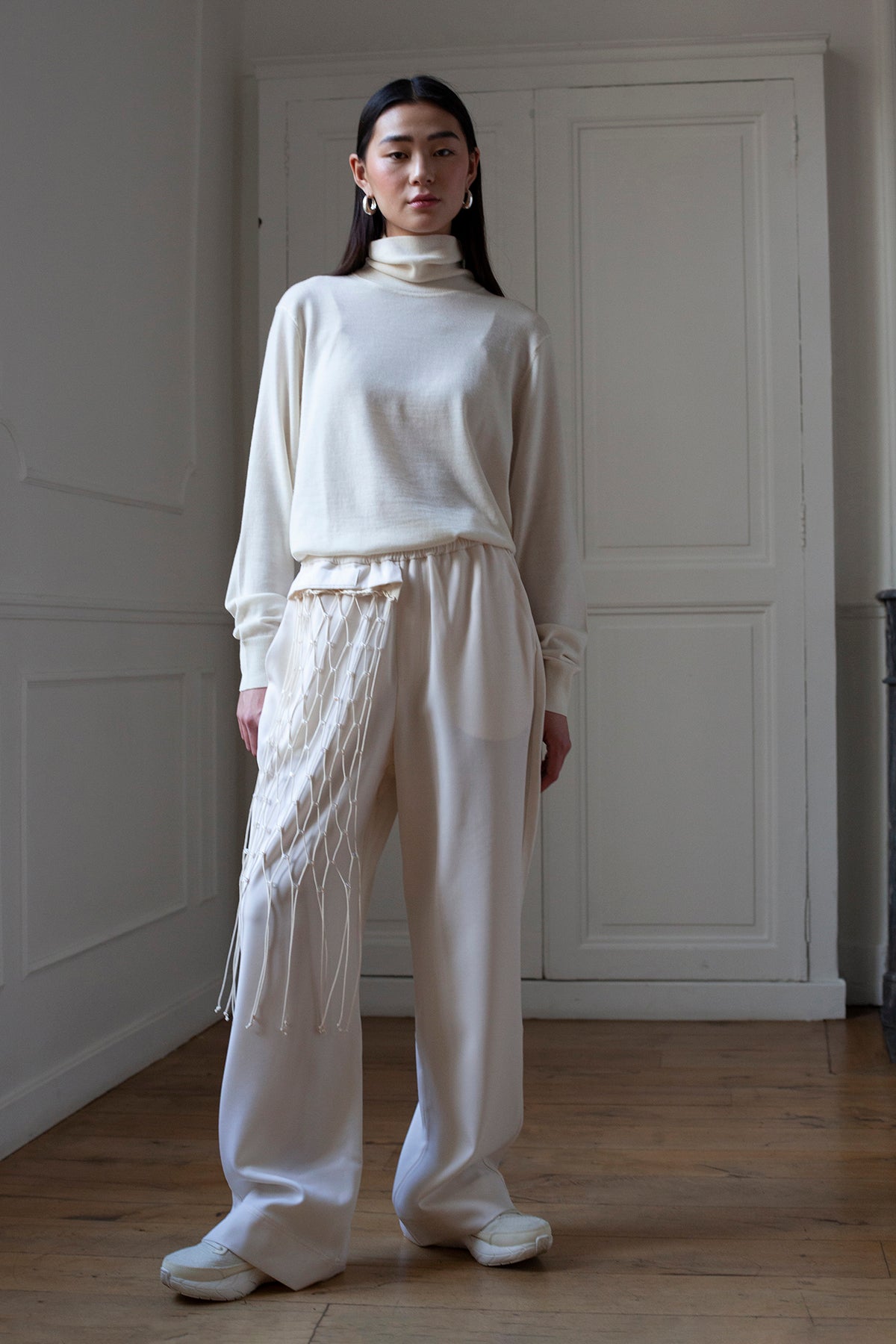 LIGHT WOOL TROUSERS